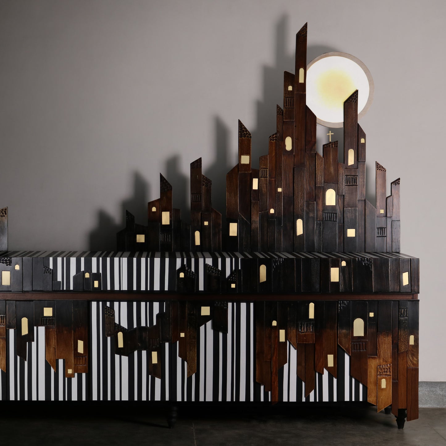 'LA'LUNA' SIDEBOARD