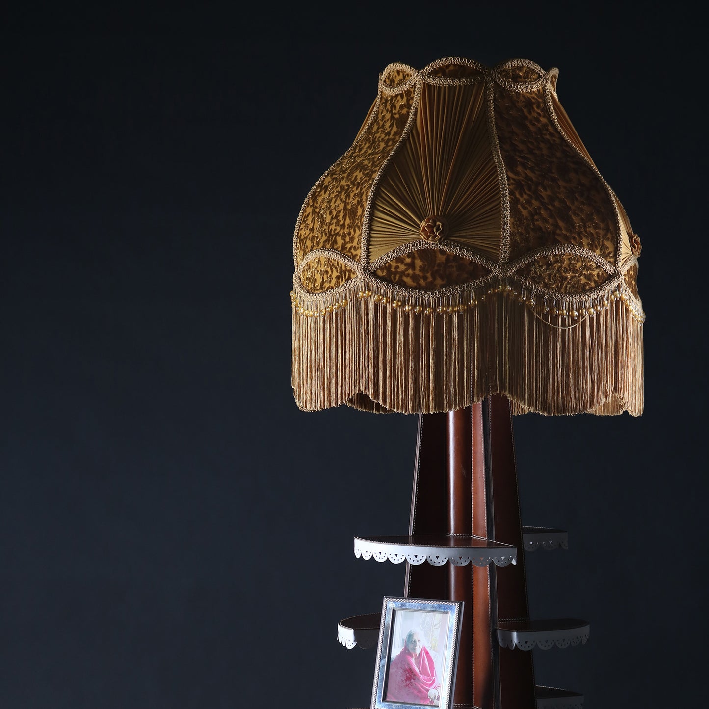 'DONNA DOILY'  SHELF LAMP WITH SHADE