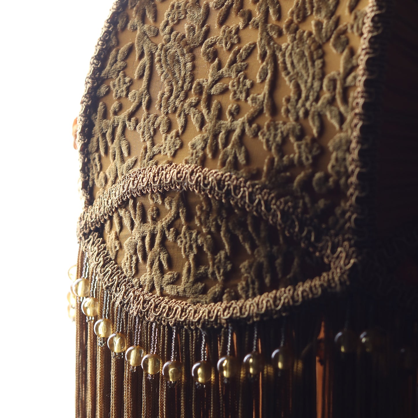 'DONNA DOILY'  SHELF LAMP WITH SHADE