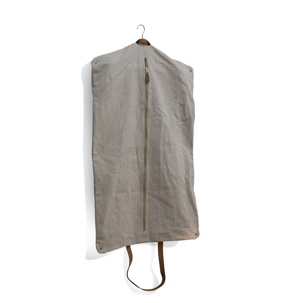 
                      
                        SHORT GARMENT BAG
                      
                    