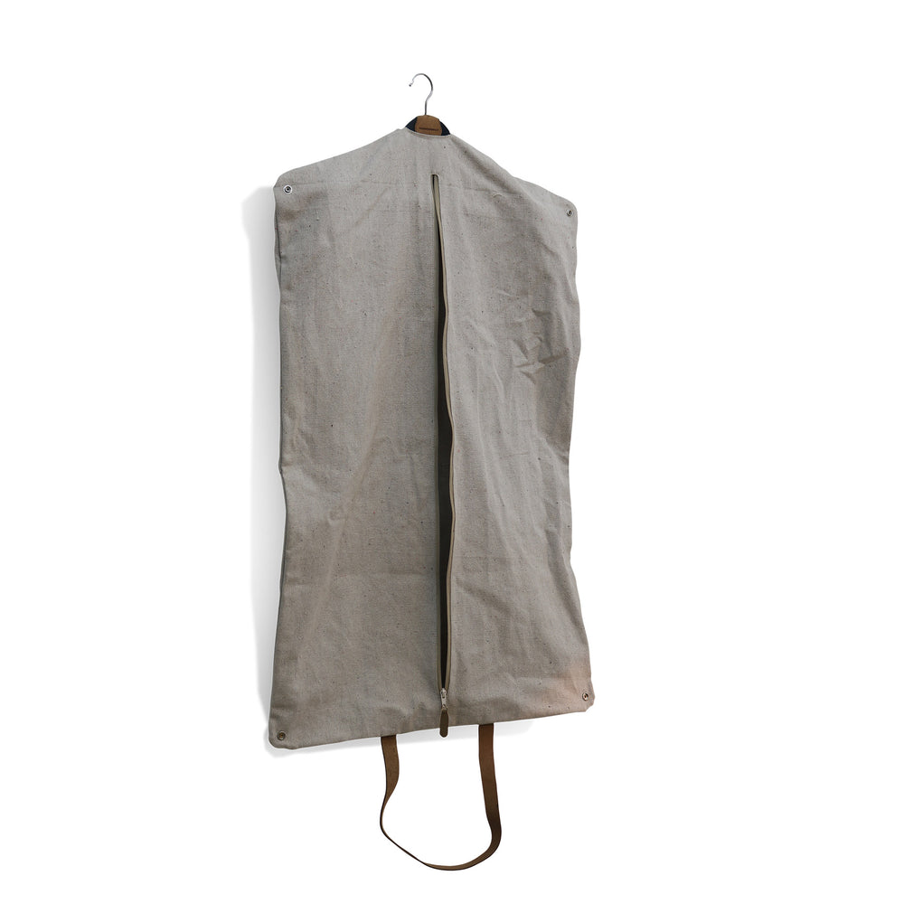 
                      
                        SHORT GARMENT BAG
                      
                    