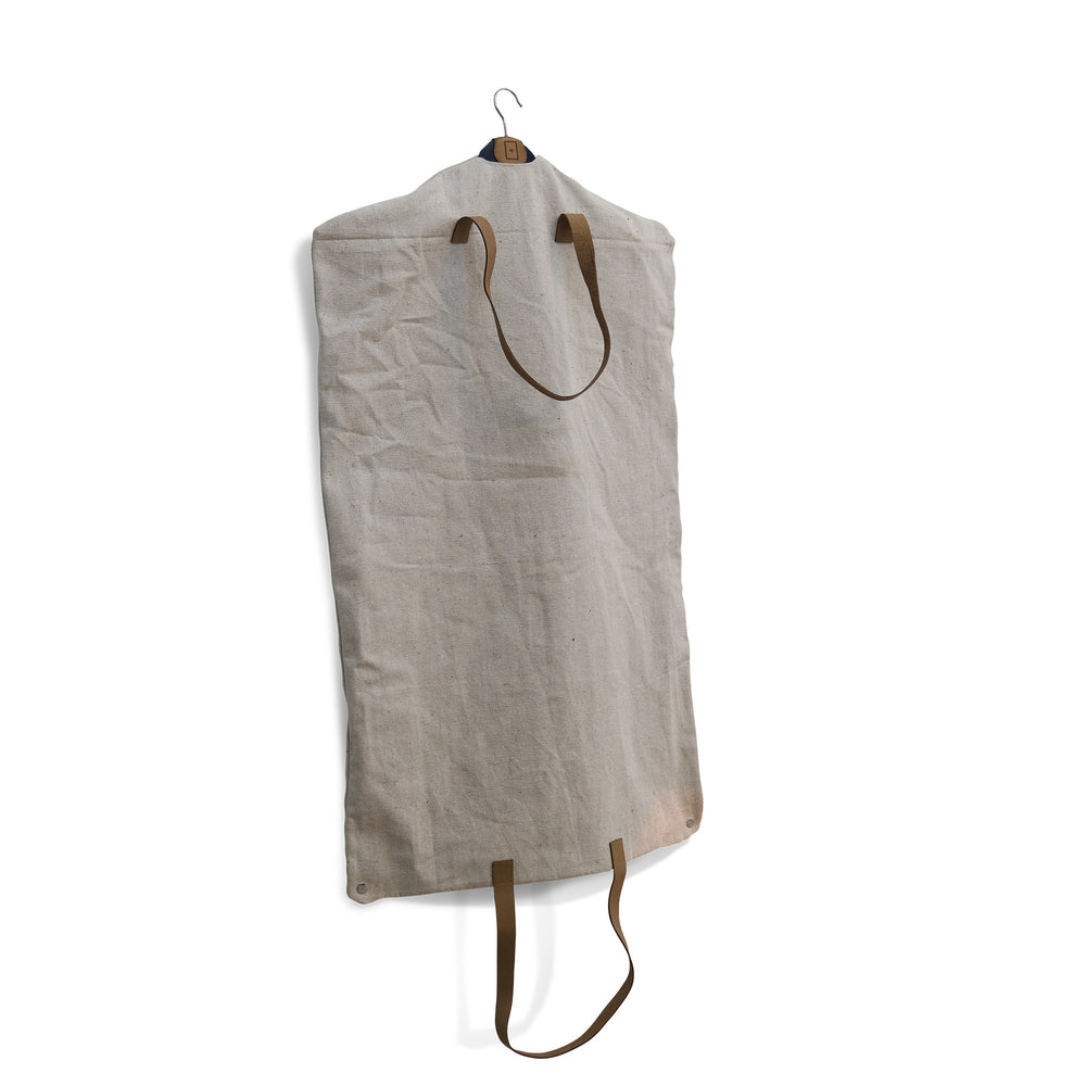 
                      
                        SHORT GARMENT BAG
                      
                    