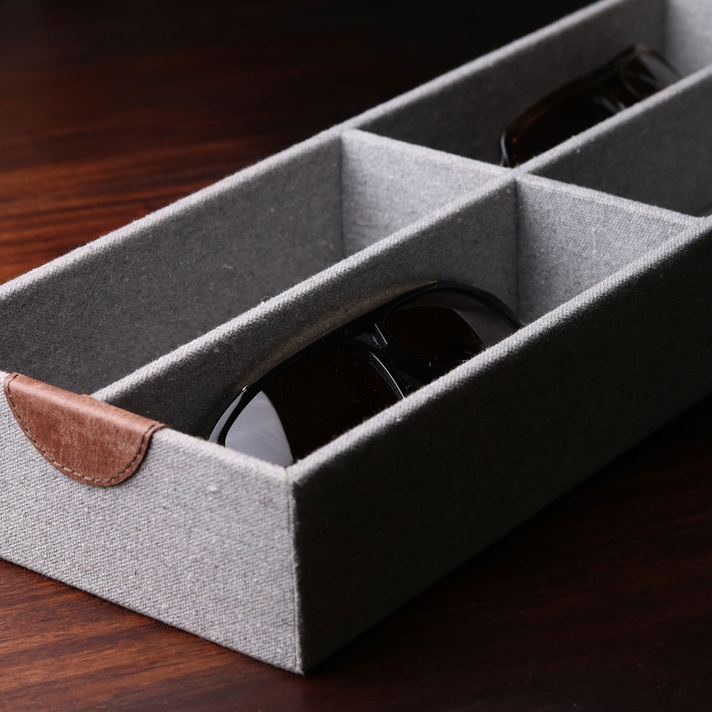 
                      
                        SUNGLASS TRAY
                      
                    