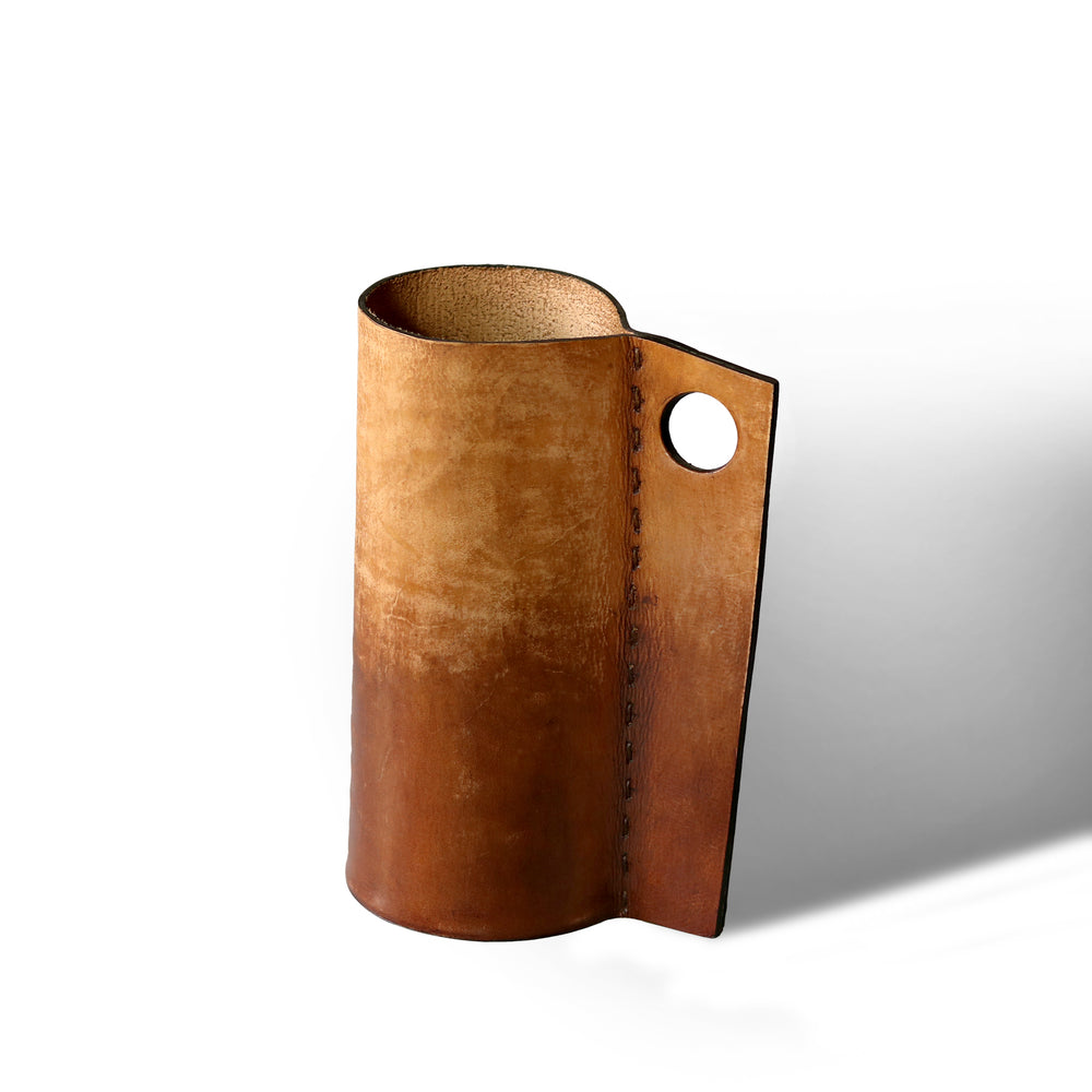 
                      
                        'LEATHER MUG WITH HANDLE 02'
                      
                    
